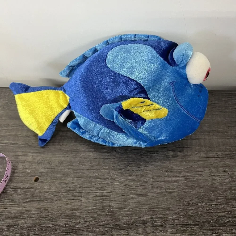 Walt Disney World Park‎ Dory  Blue Fish Finding Nemo Plush 10 in Stuffed Animal